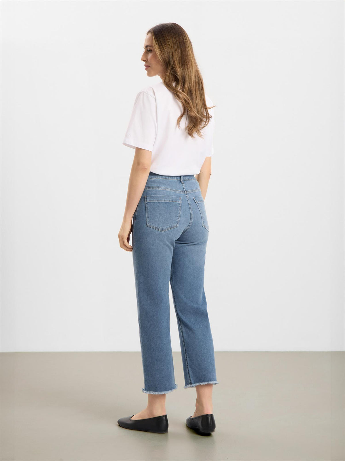 Amelia Raw Straight Cropped - Washed Blue Denim