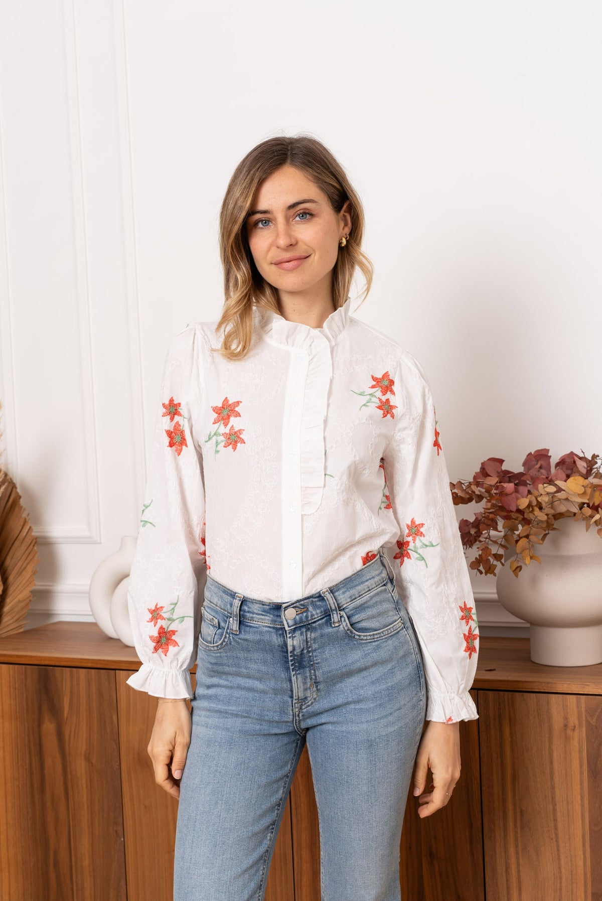 Bluse med broderi - Hvit