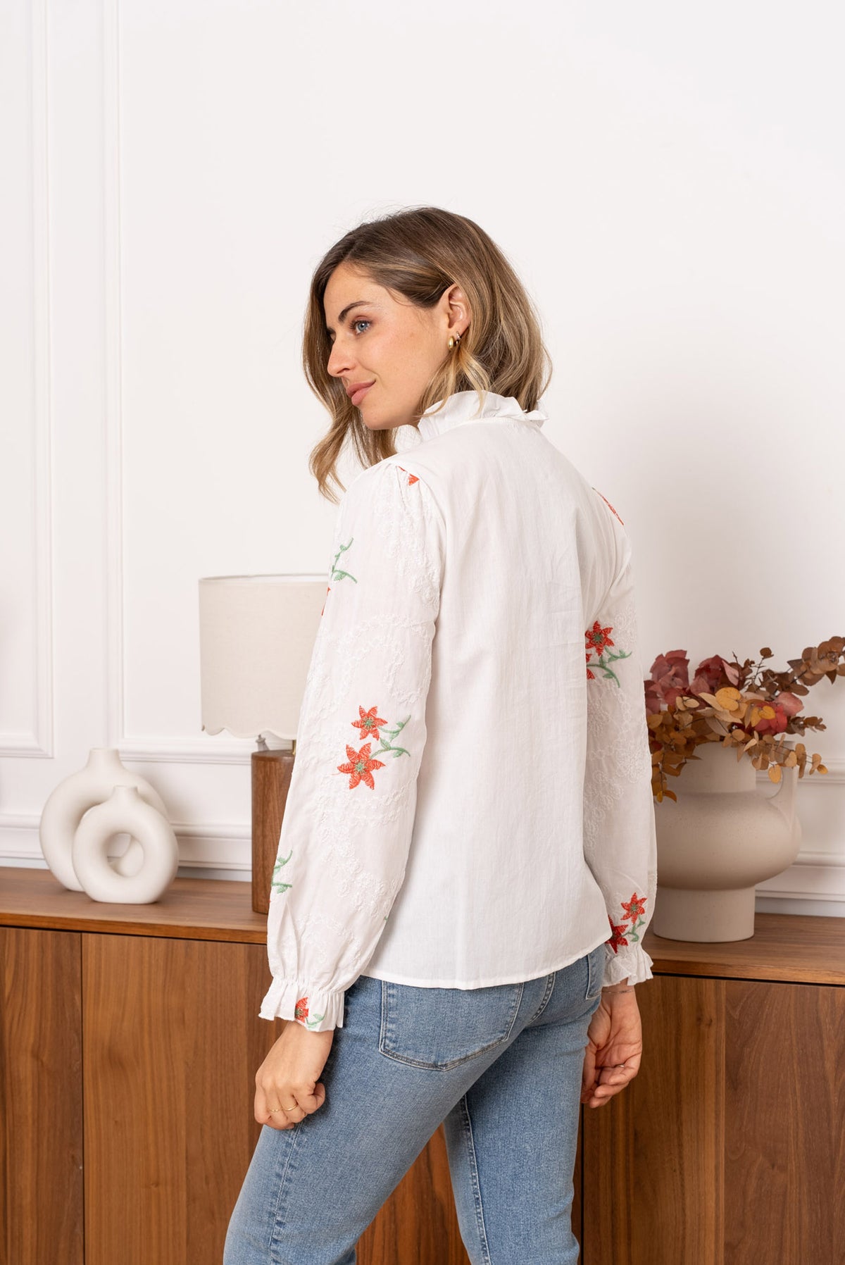 Bluse med broderi - Hvit