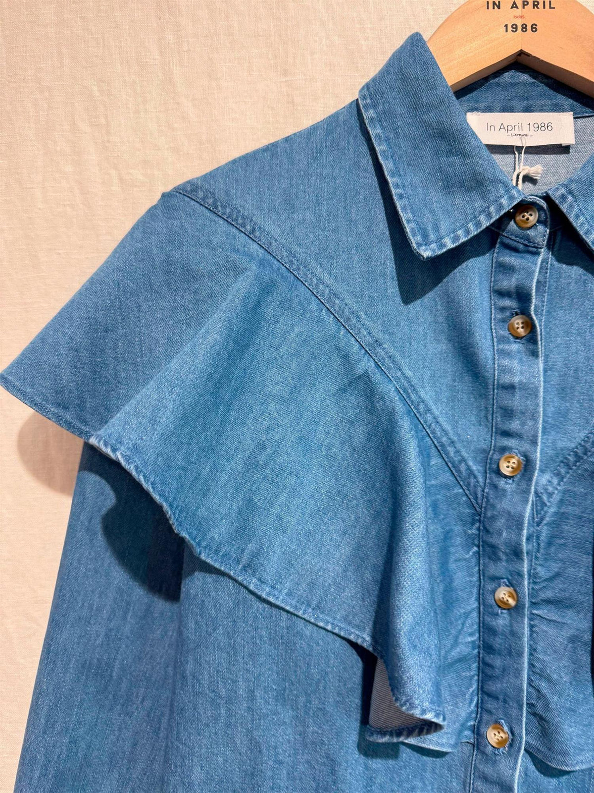 Denimbluse med volanger - Blå Denim