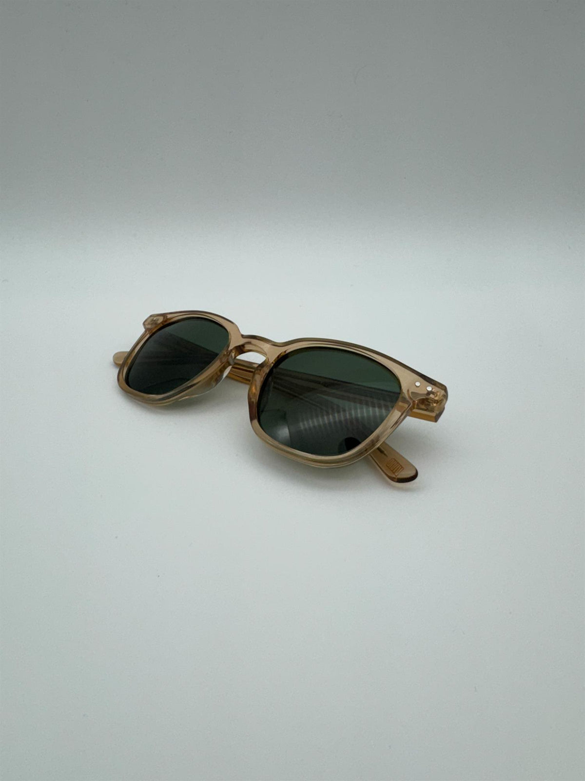 London - Clear Light Brown