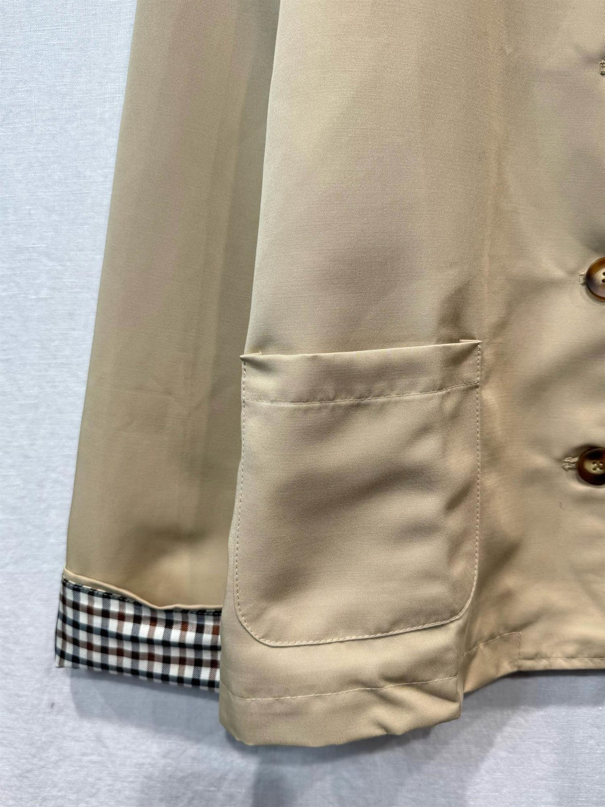 Basic jakke med rutedetaljer - Beige