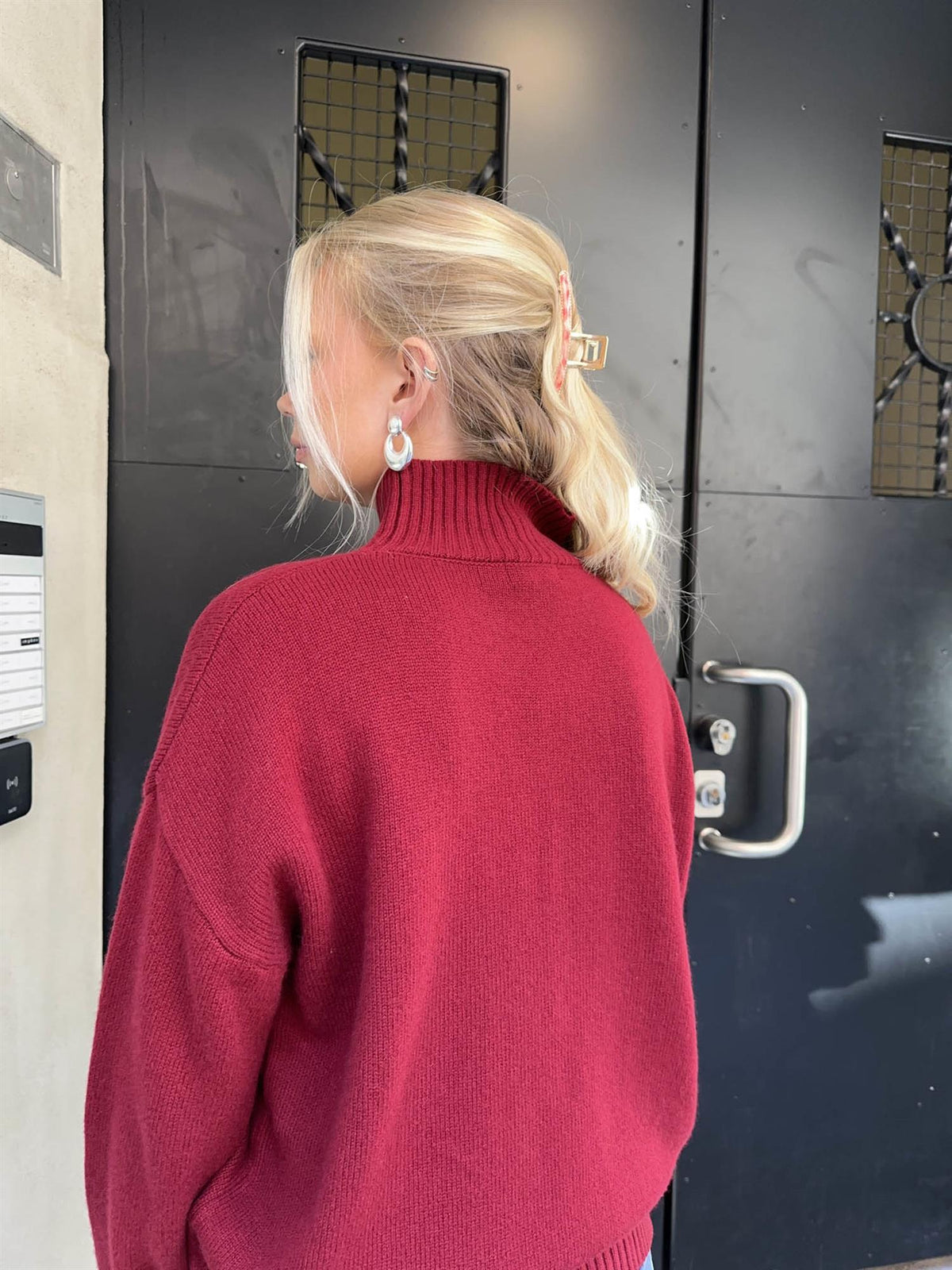 Ullgenser med mockneck - Burgunder