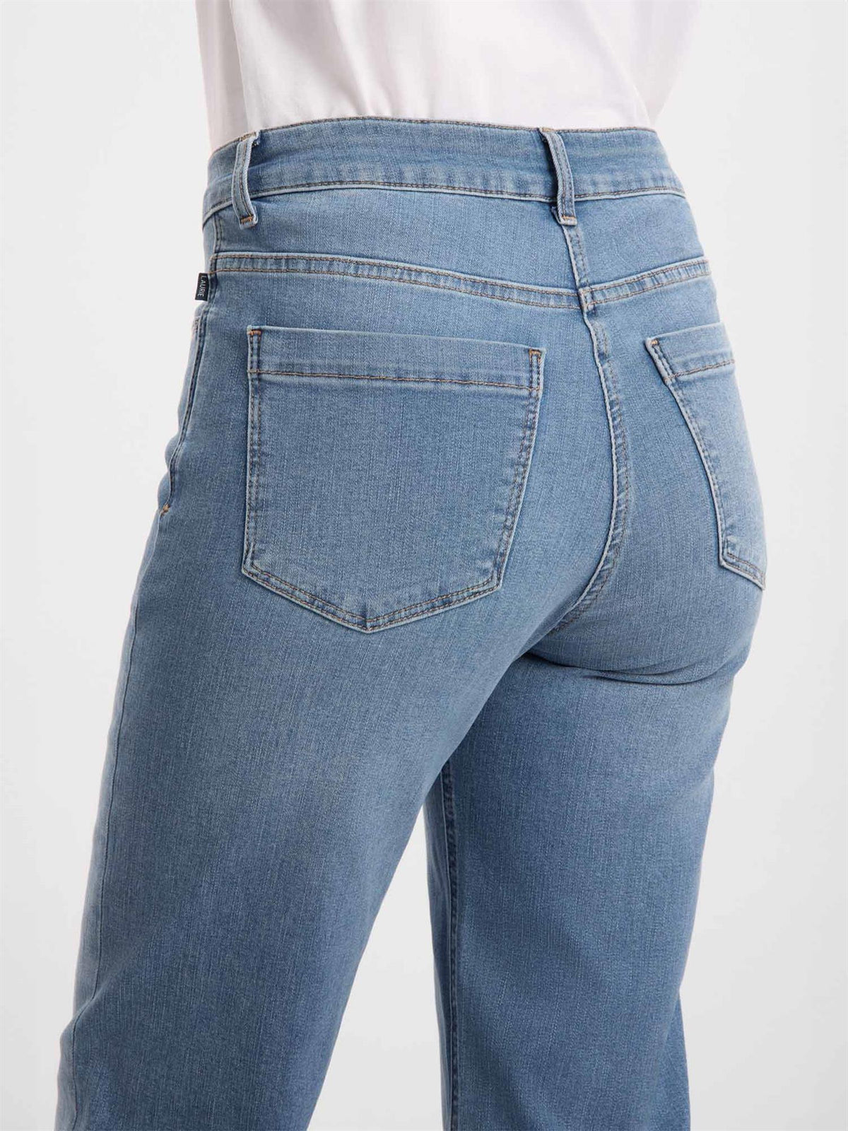 Amelia Raw Straight Cropped - Washed Blue Denim