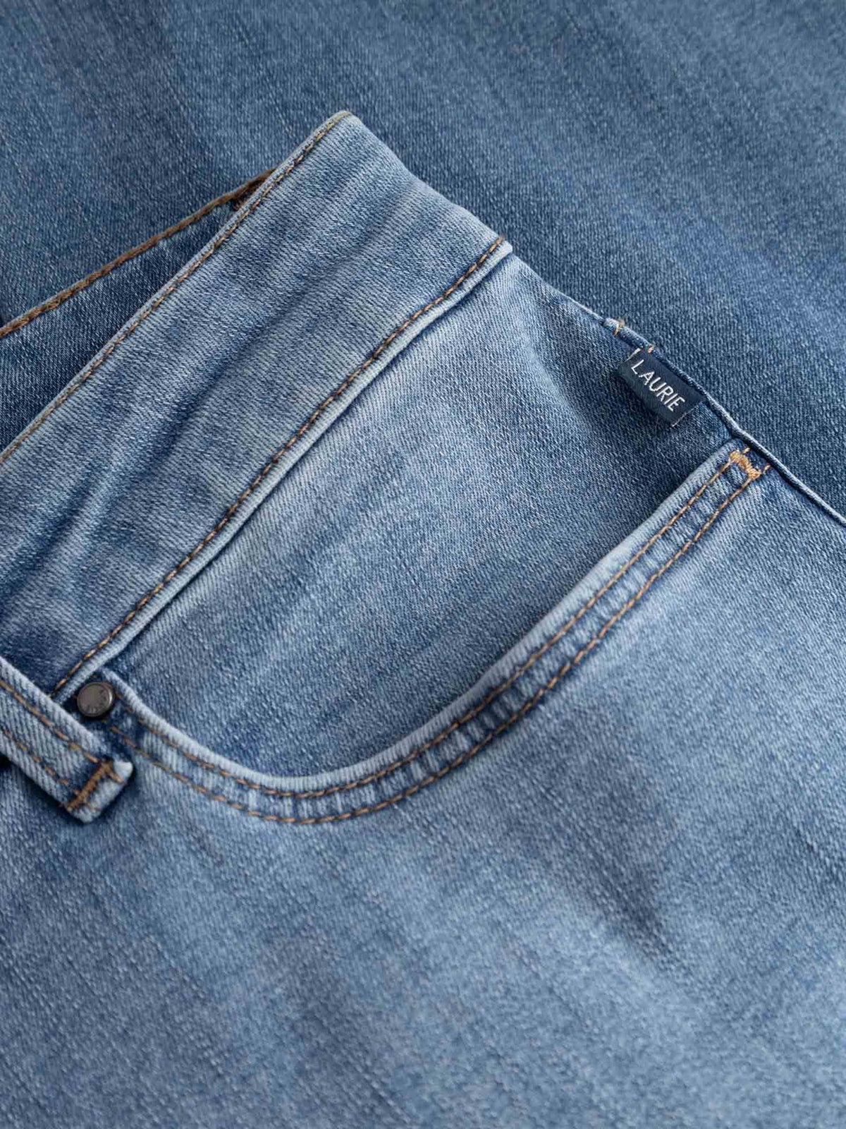 Amelia Raw Straight Cropped - Washed Blue Denim