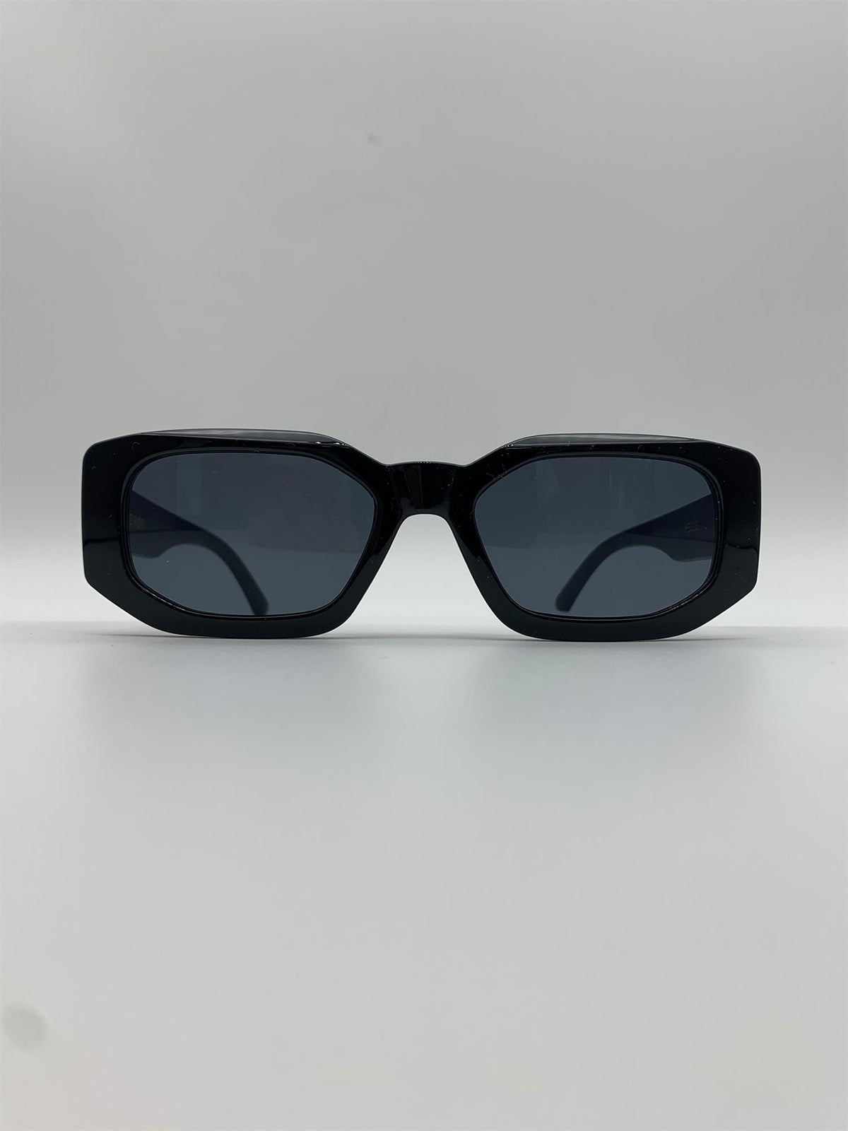 Helle - Black