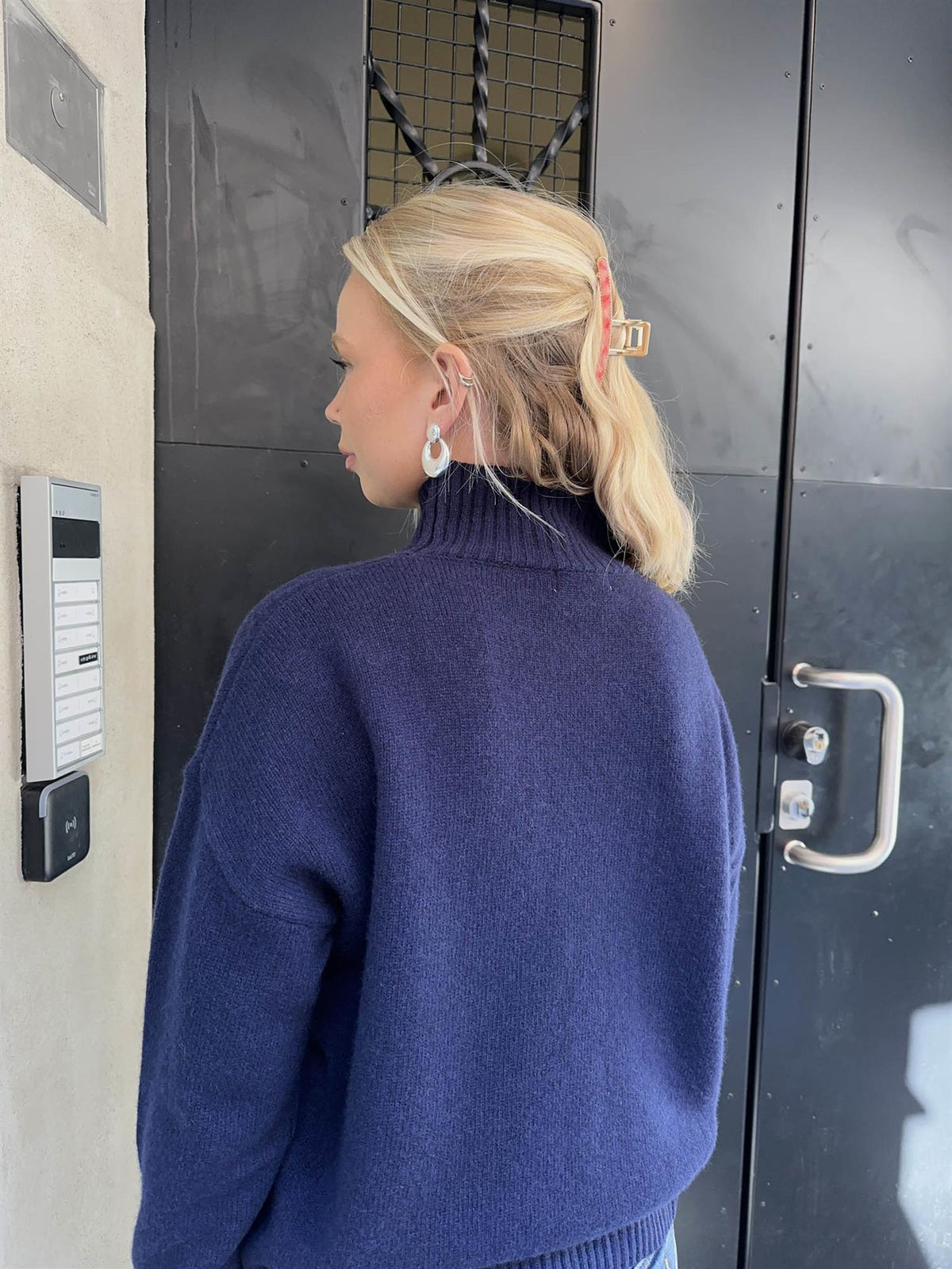 Ullgenser med mockneck - Marineblå