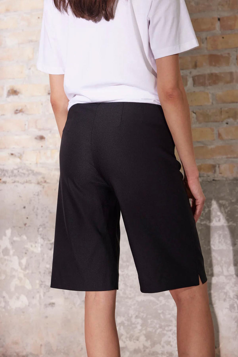 Donna Loose Shorts