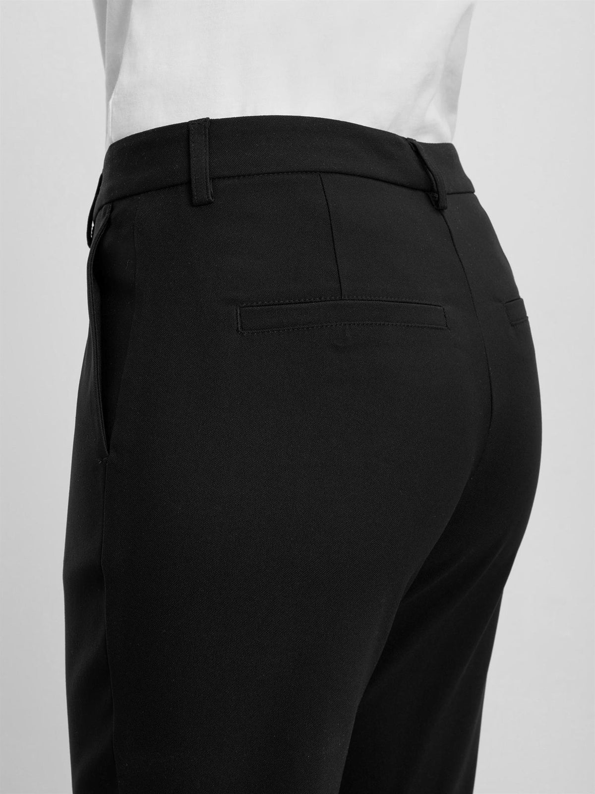 Julia Regular SL - Black