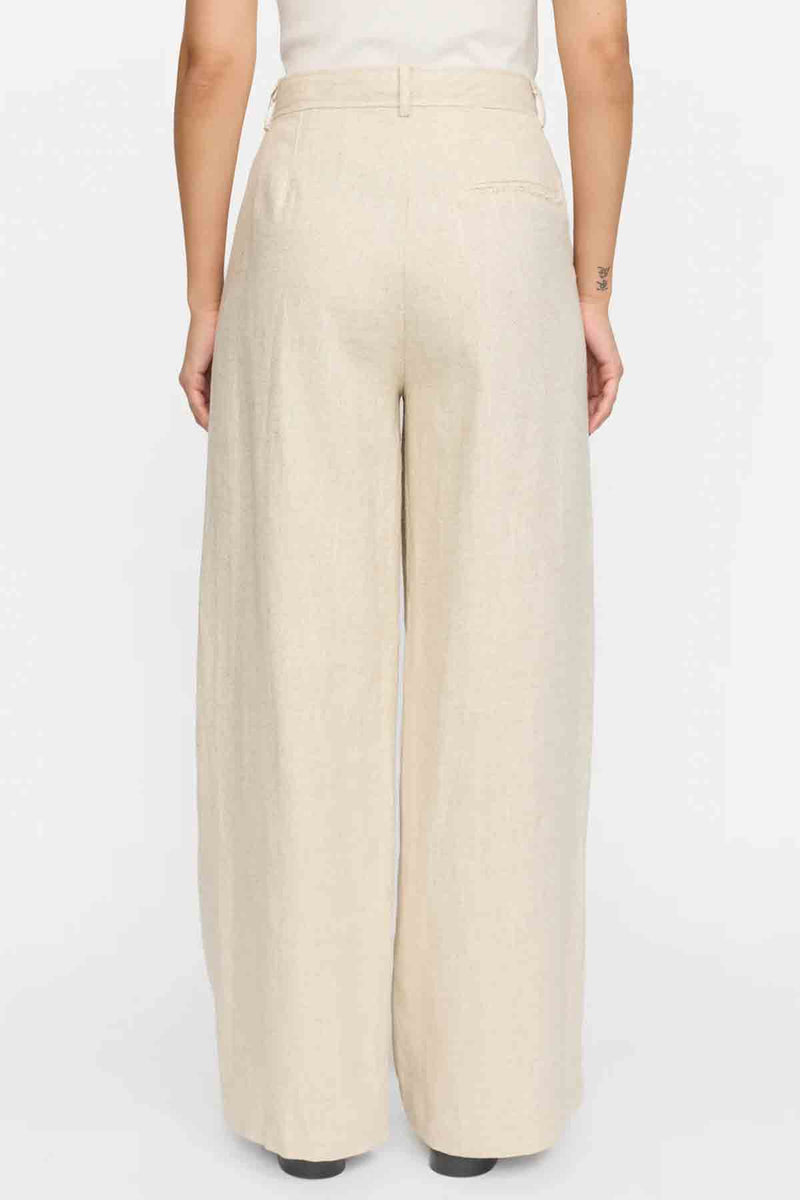 Kendra Pant