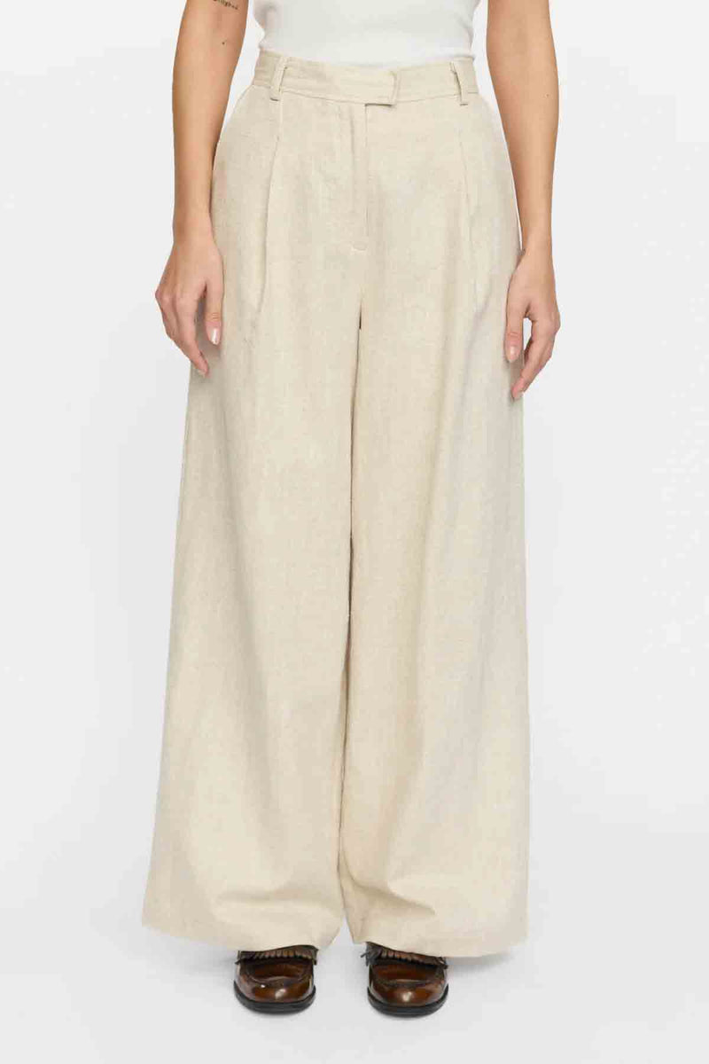 Kendra Pant