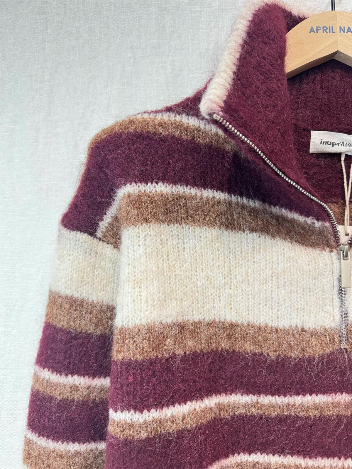 Strikkegenser med striper og zip - Burgunder