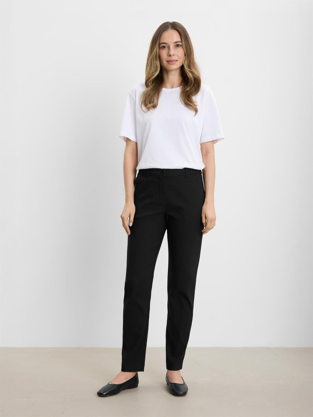 Julia Regular SL - Black