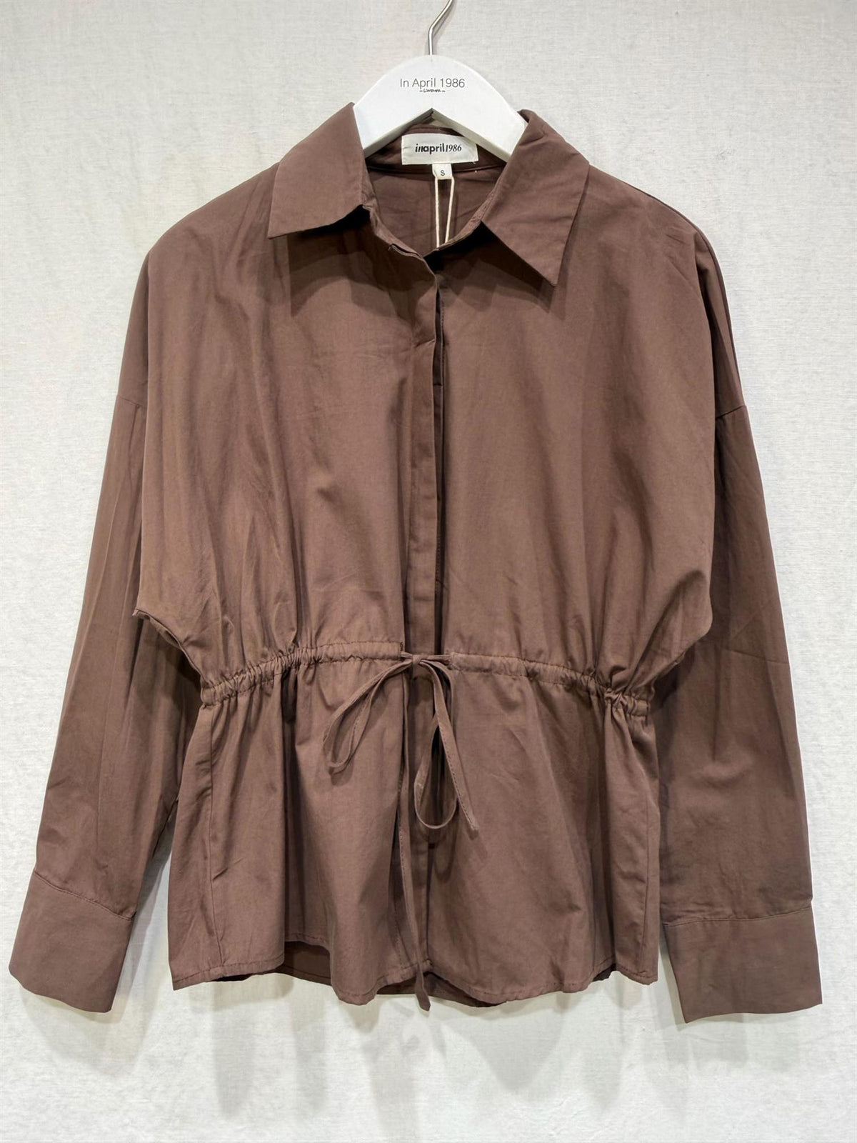 Bomullsbluse med knyting - Brun