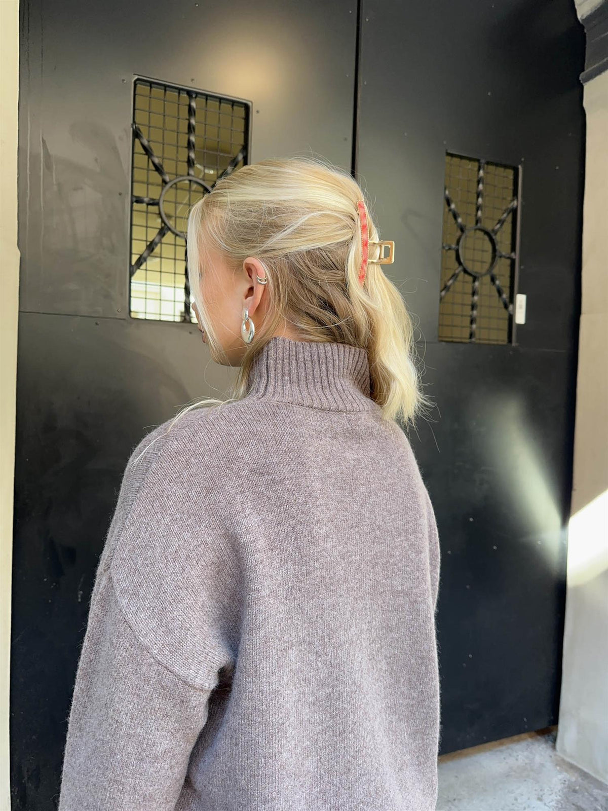 Ullgenser med mockneck - Gråbrun