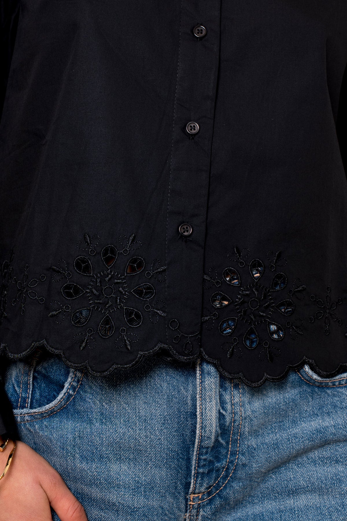 Skjorte med broderi - Sort