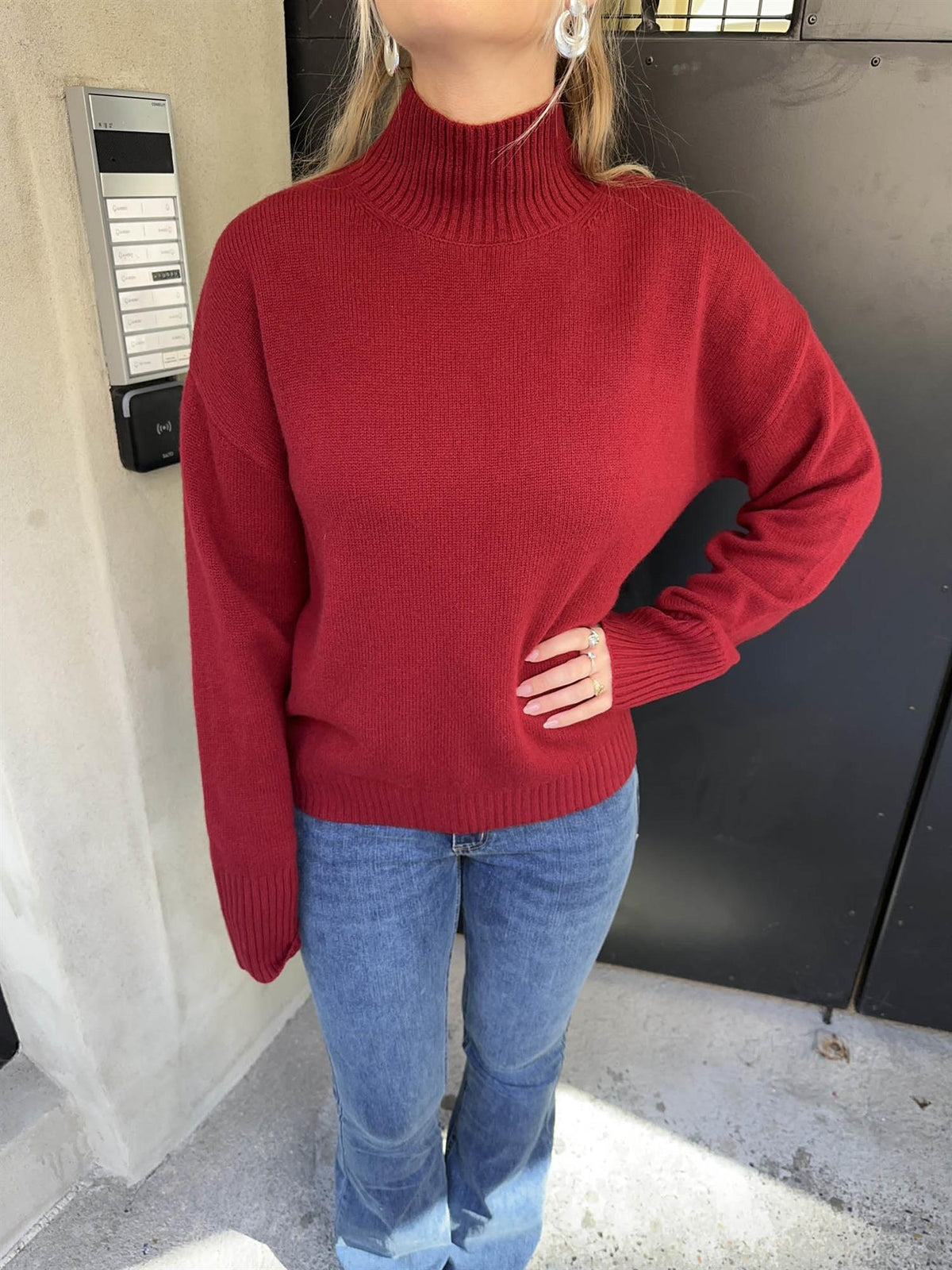 Ullgenser med mockneck - Burgunder